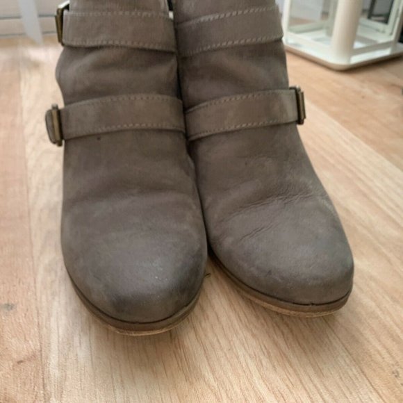 Susina Veronica Leather Ankle Booties 2” 5.5M - Picture 9 of 12